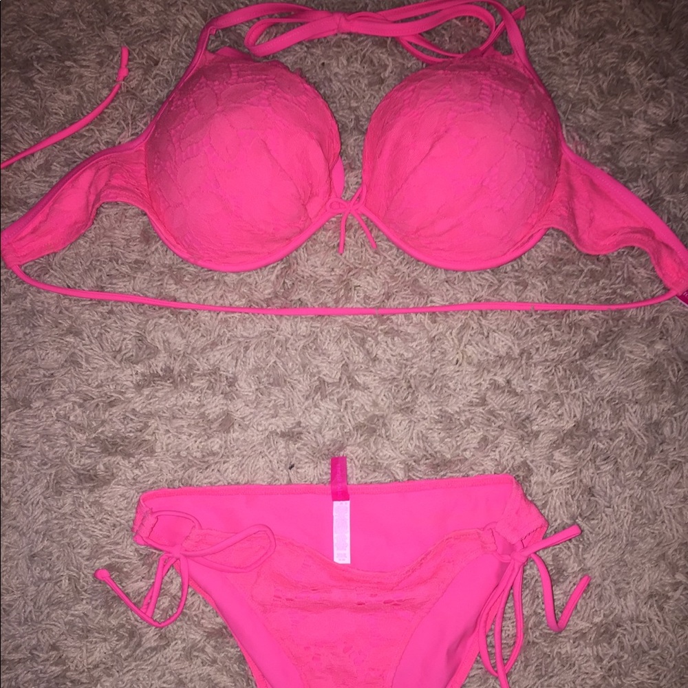 Victoria’s Secret bikini